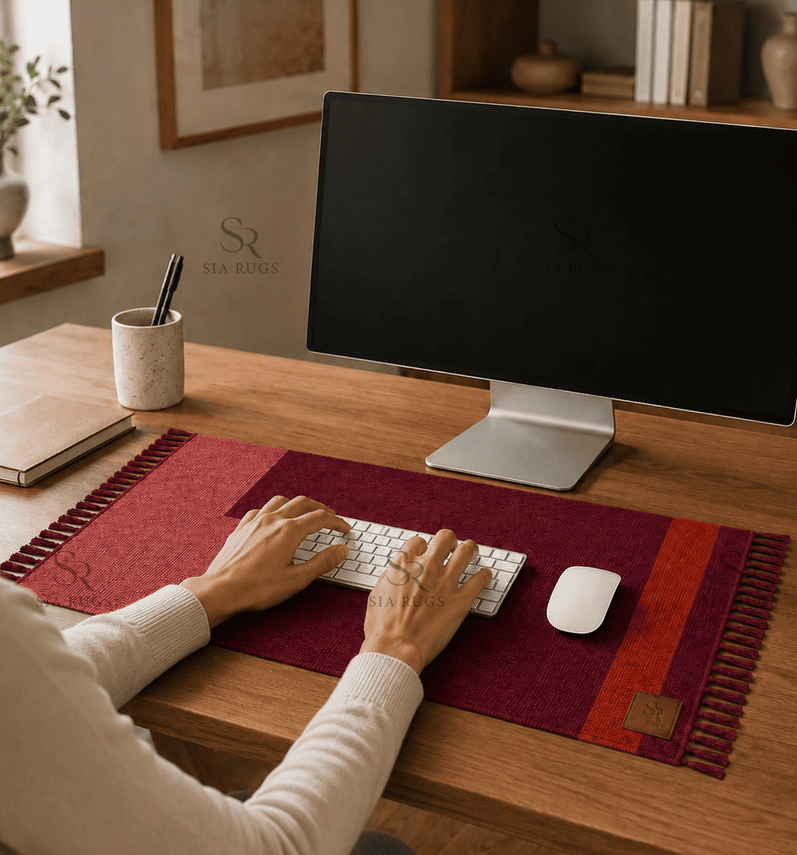 burgundy-ember-handwoven-100-count-fine-lincoln-wool-desk-mat (1)